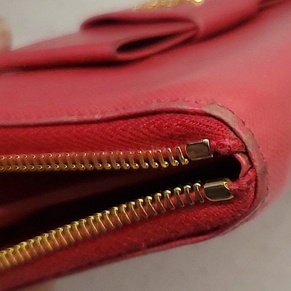Prada Pre-loved Milano Saffiano Leather Wallet - Picture 9 of 9